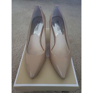 MICHAEL Michael Kors Flex Patent Pump